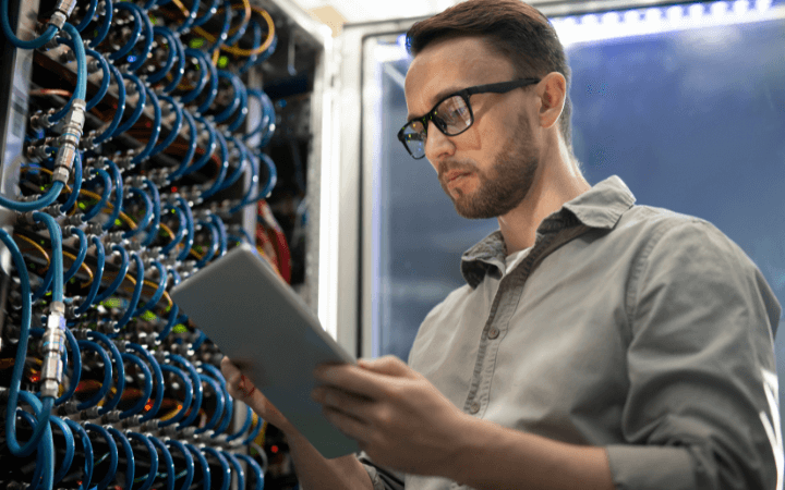 Alternatives à VMware ESXi : faut-il encore rester sur VMware en 2026 ?